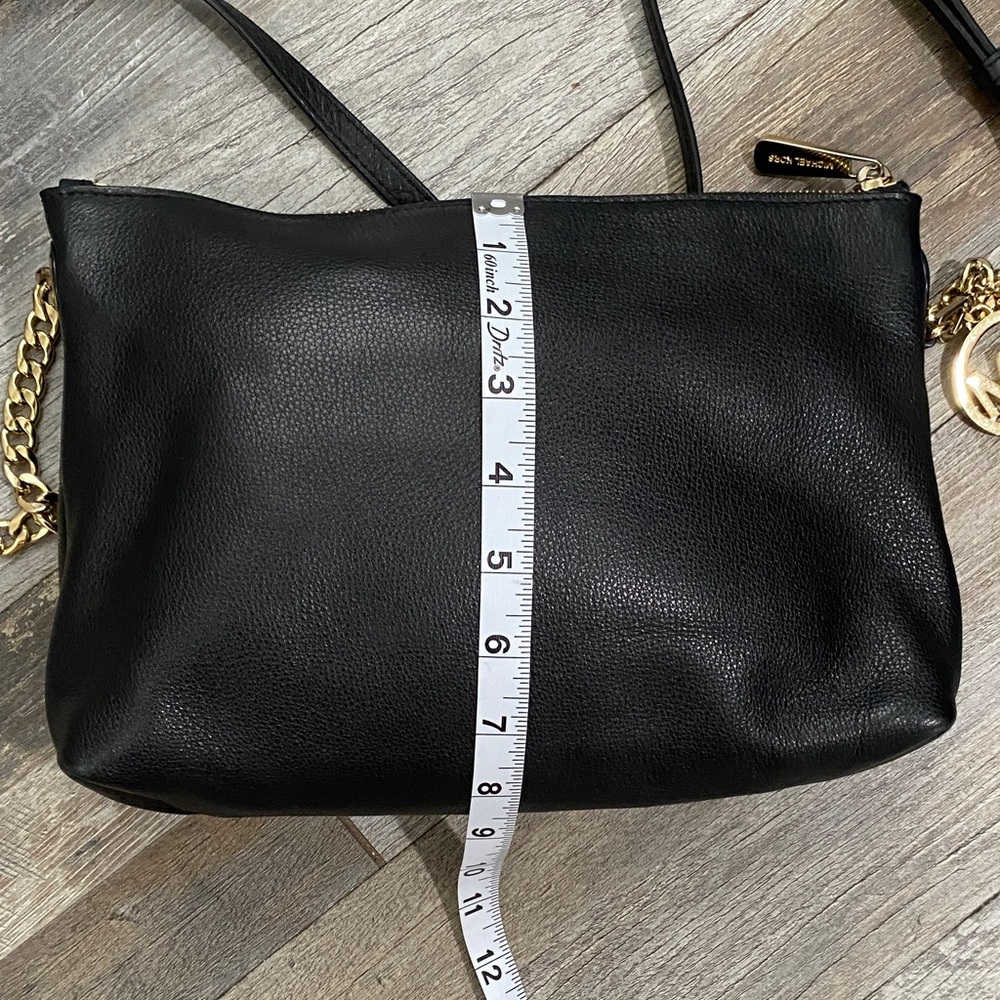 Leather Michael Kors Black Crossbody Bag with Gold Chain - Picture 10 of 16